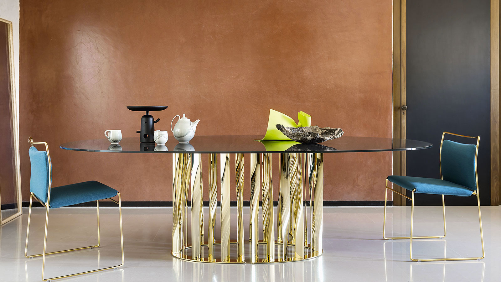 furniture for a contemporary living by Rodolfo Dordoni for Cassina